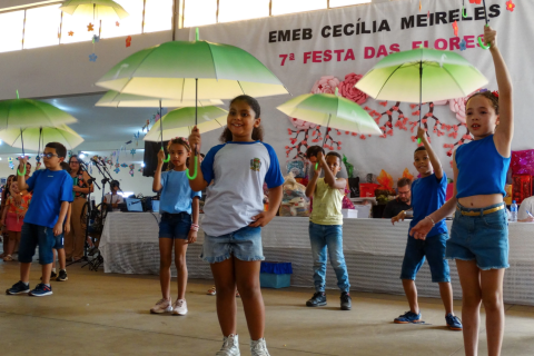 Festa das Flores na ‘EMEB Cecília Meireles’ reúne profissionais da educação, alunos e familiares